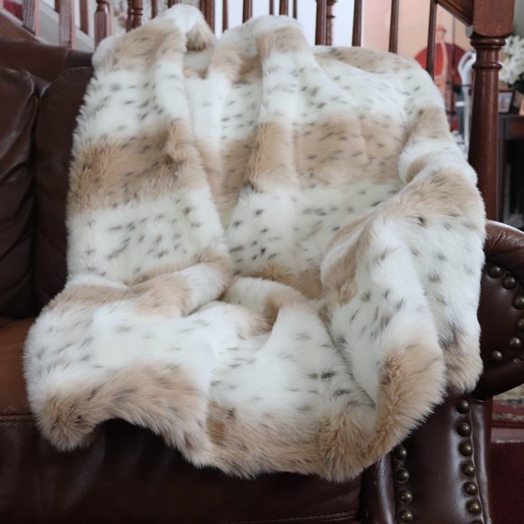 POTTERY BARN PB TEEN SNOW LEOPARD SHERPA THROW - Picture 1 of 7